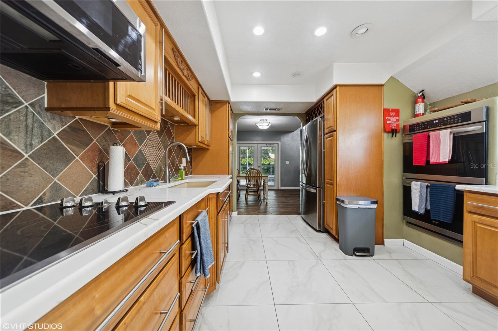 COUNTRY AIRE PH THREE - Residential