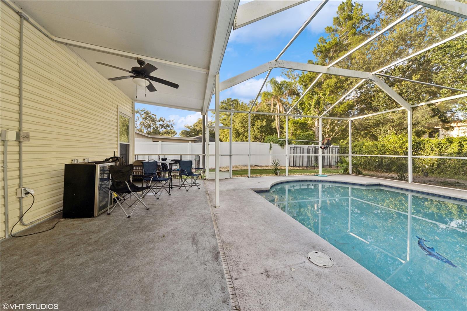 COUNTRY AIRE PH THREE - Residential
