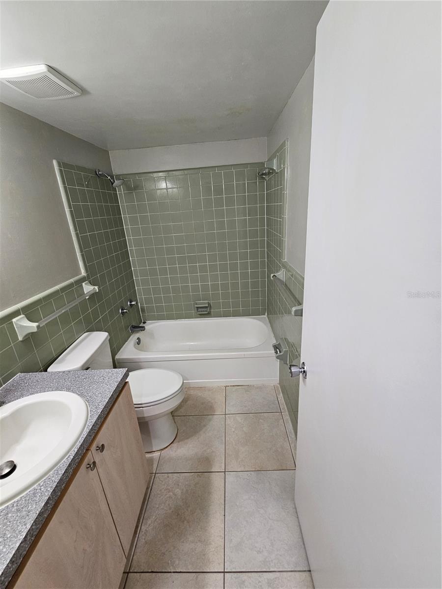 BLACK ARCES - Residential Lease