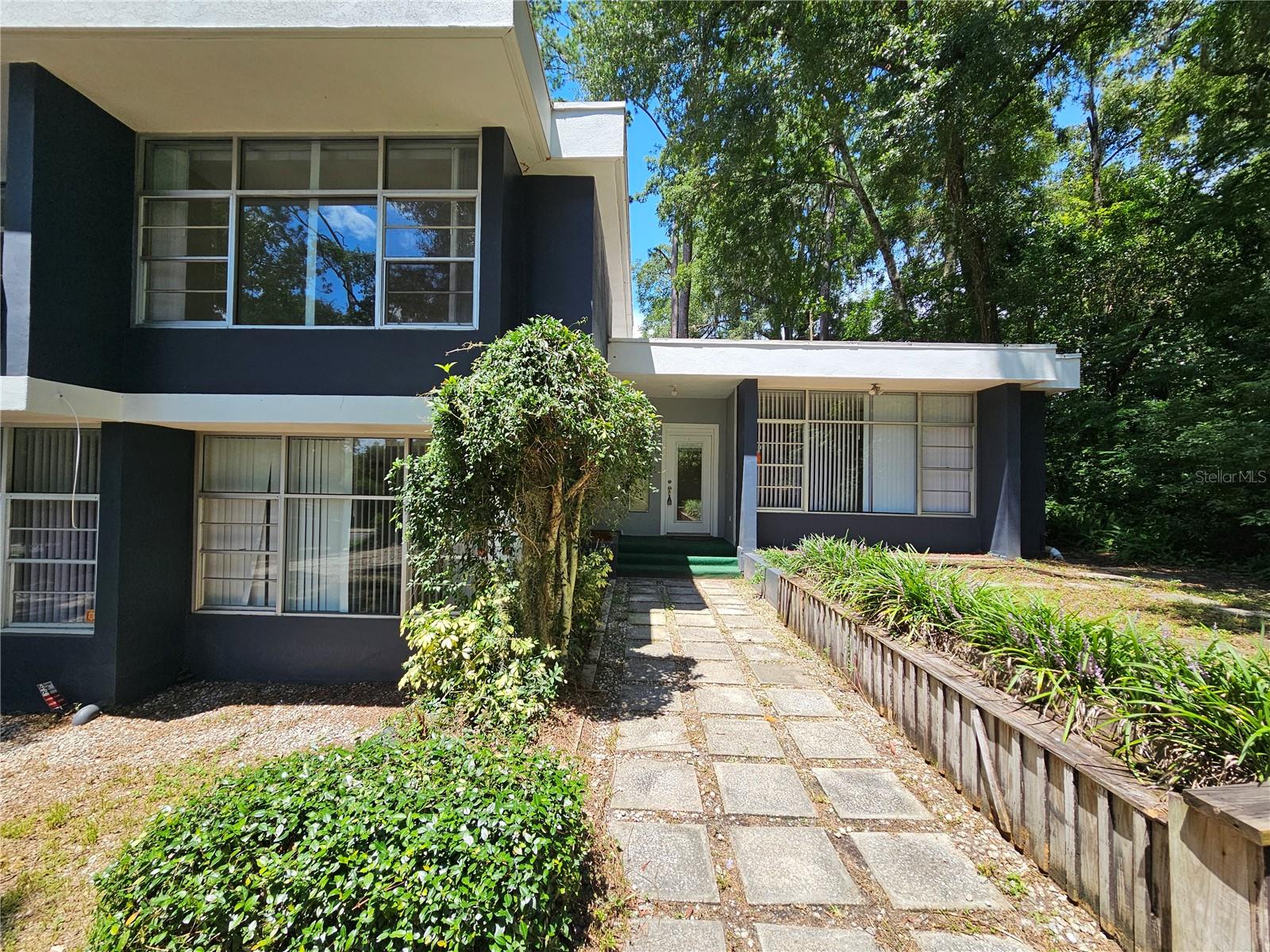 BLACK ARCES - Residential Lease