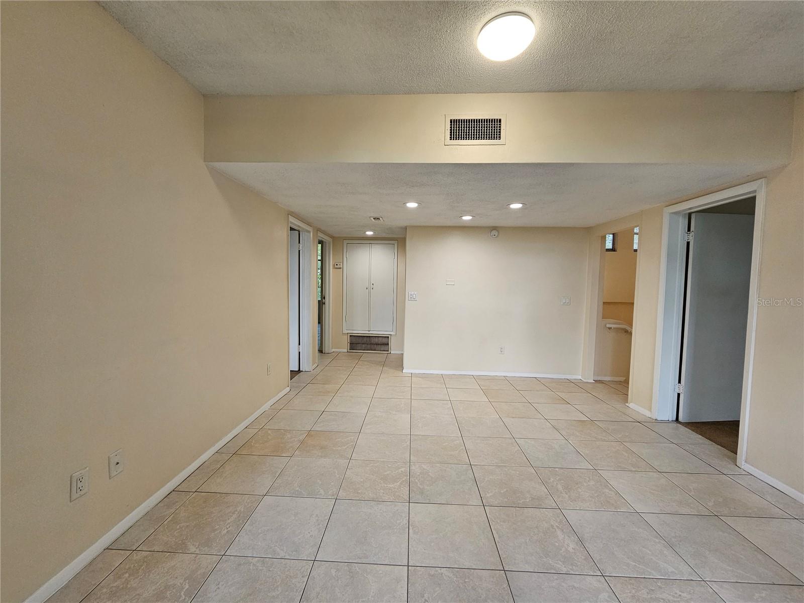 BLACK ARCES - Residential Lease