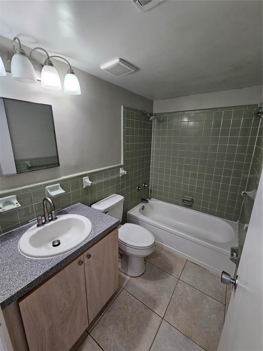 BLACK ARCES - Residential Lease