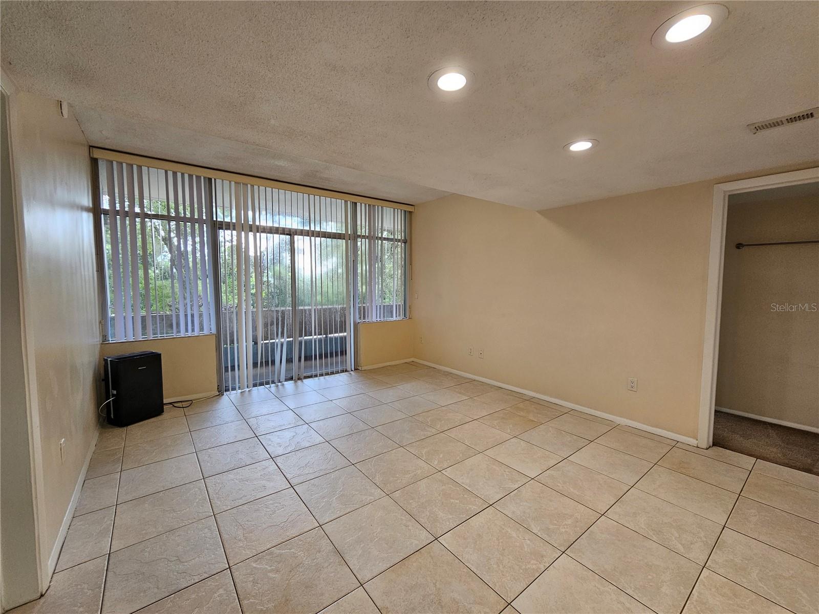 BLACK ARCES - Residential Lease