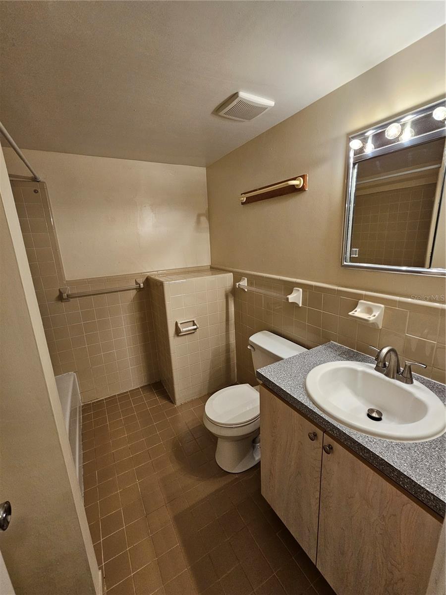 BLACK ARCES - Residential Lease