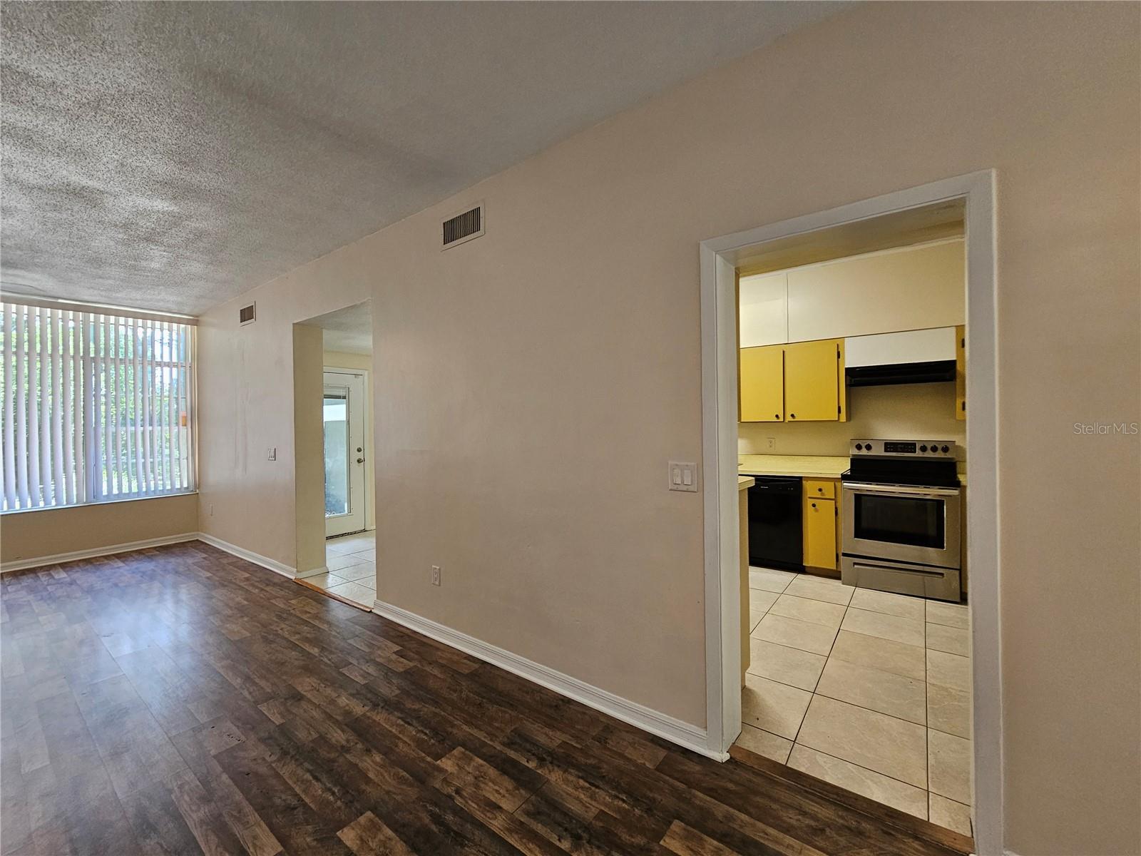 BLACK ARCES - Residential Lease