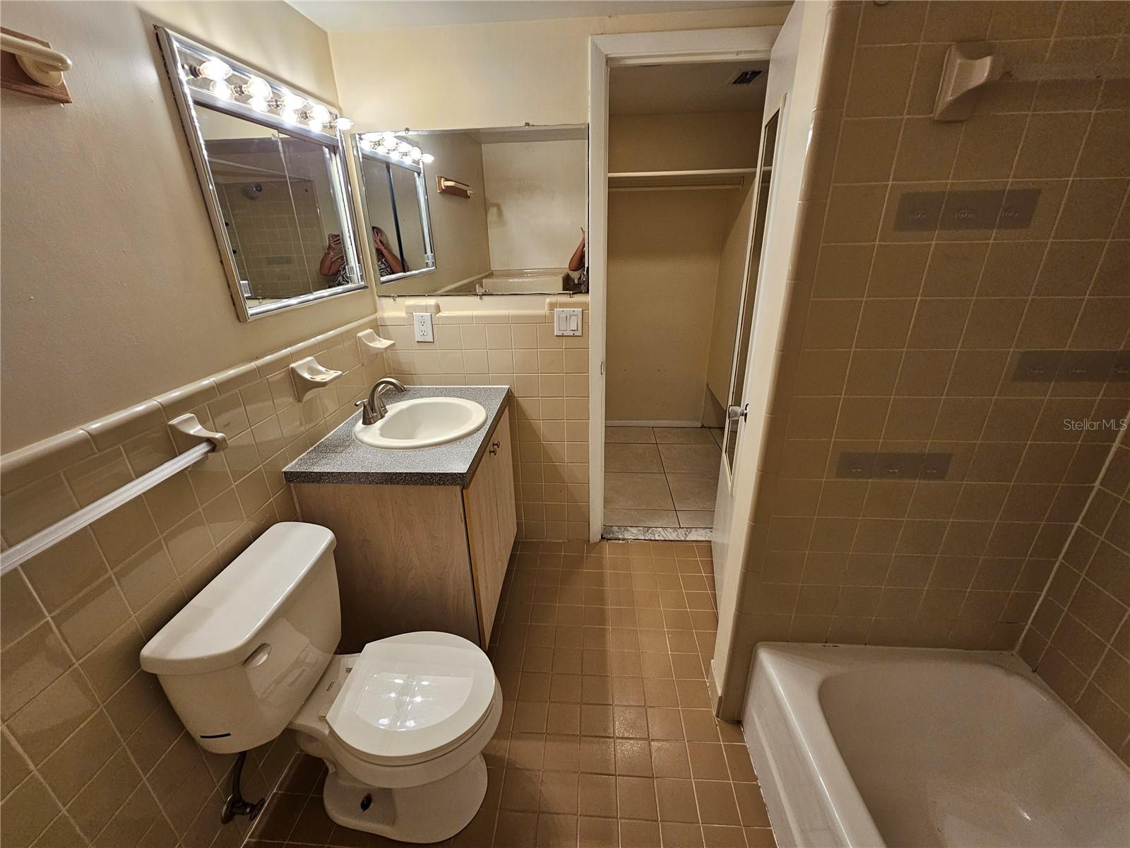 BLACK ARCES - Residential Lease