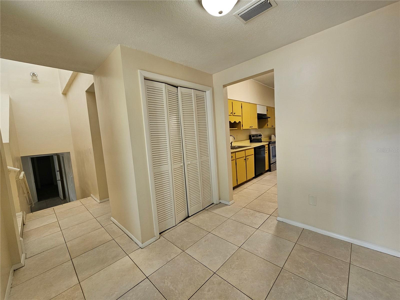 BLACK ARCES - Residential Lease