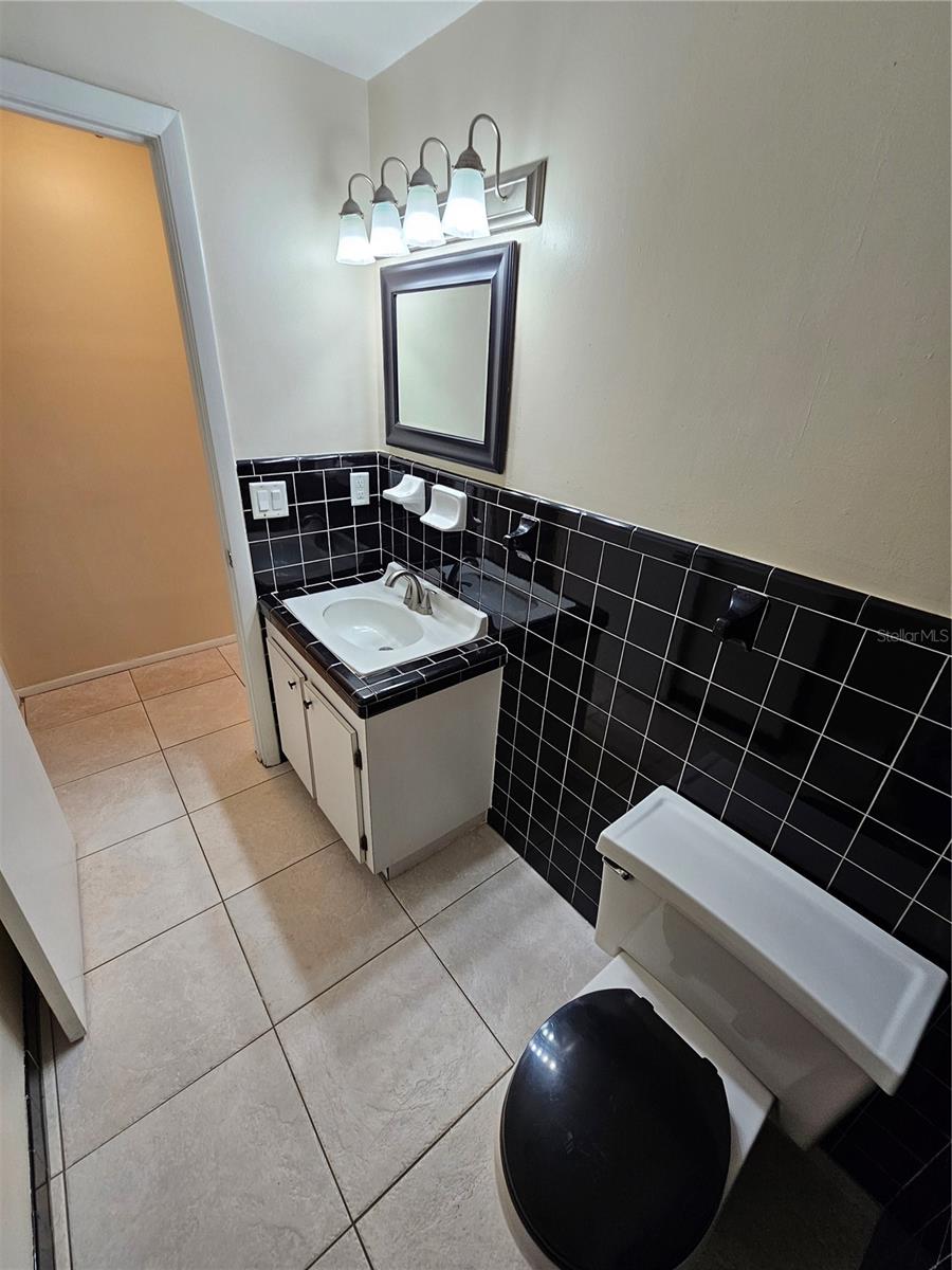BLACK ARCES - Residential Lease