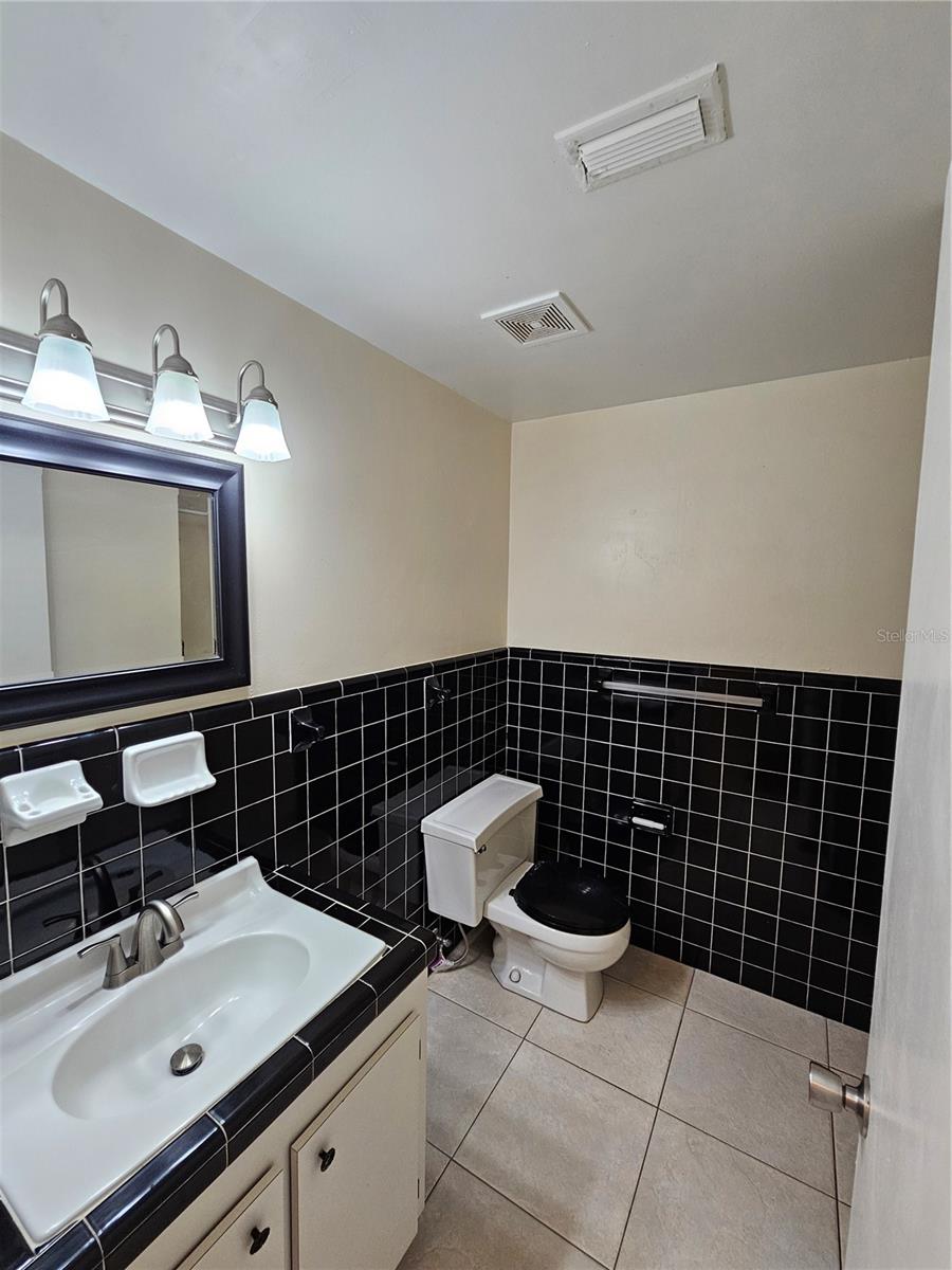BLACK ARCES - Residential Lease