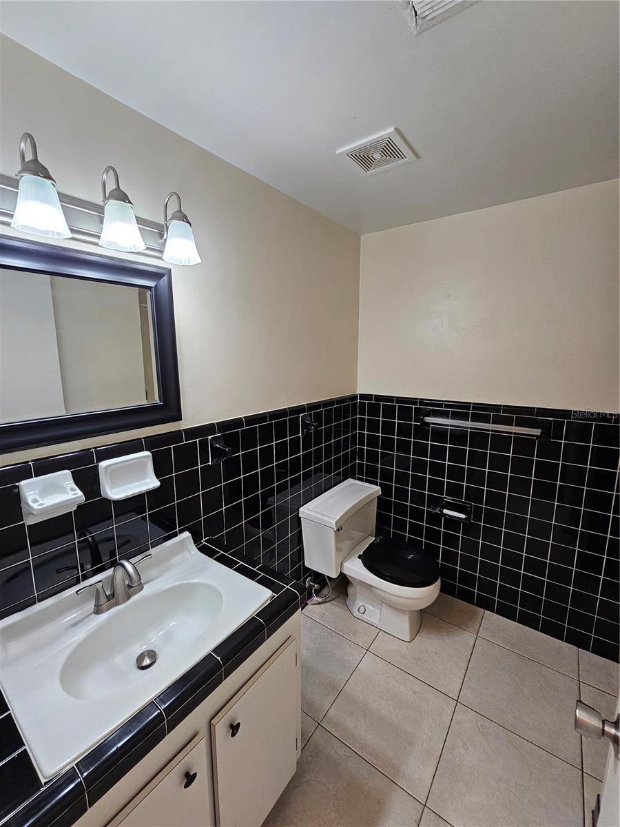 BLACK ARCES - Residential Lease