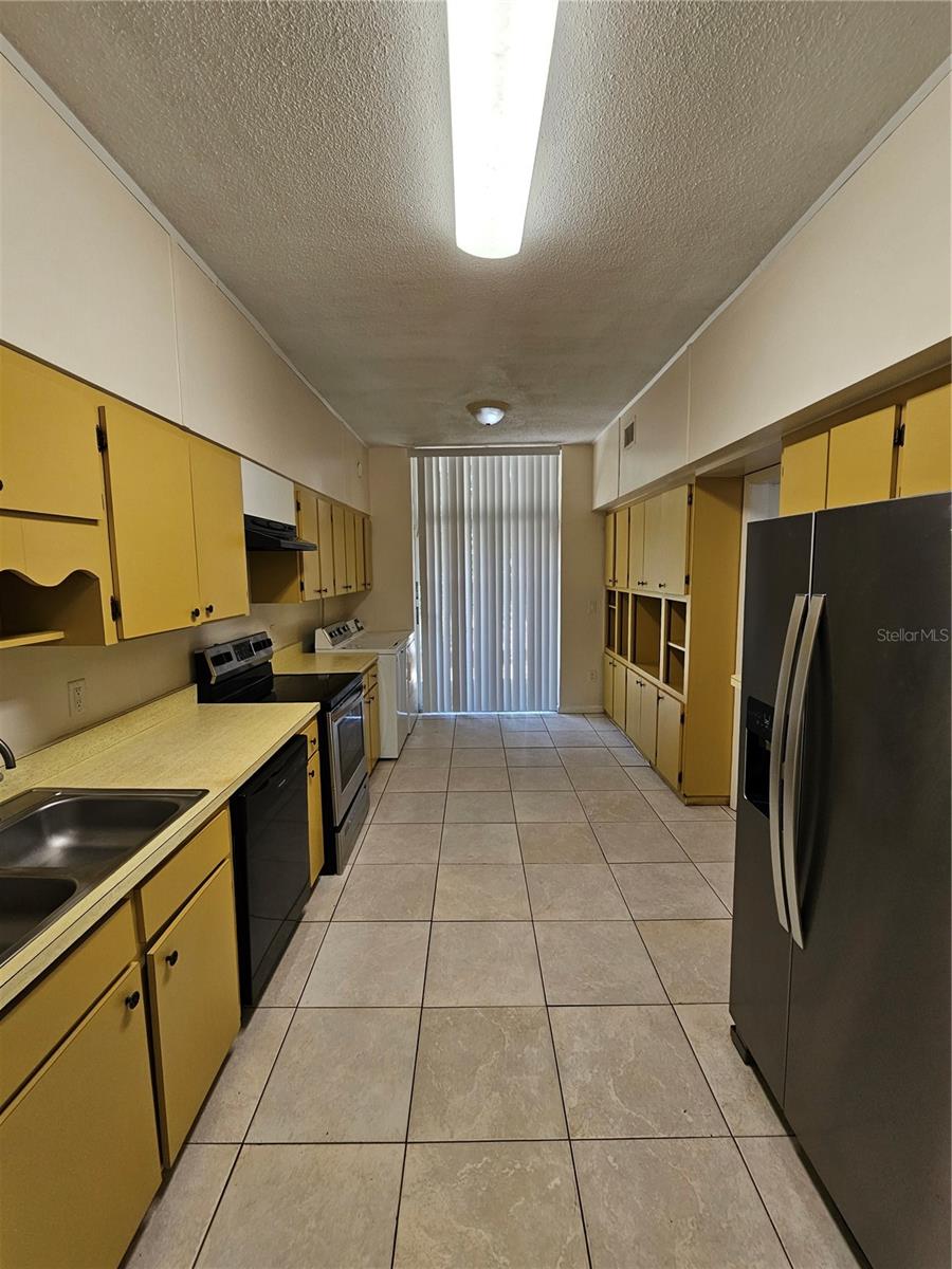 BLACK ARCES - Residential Lease