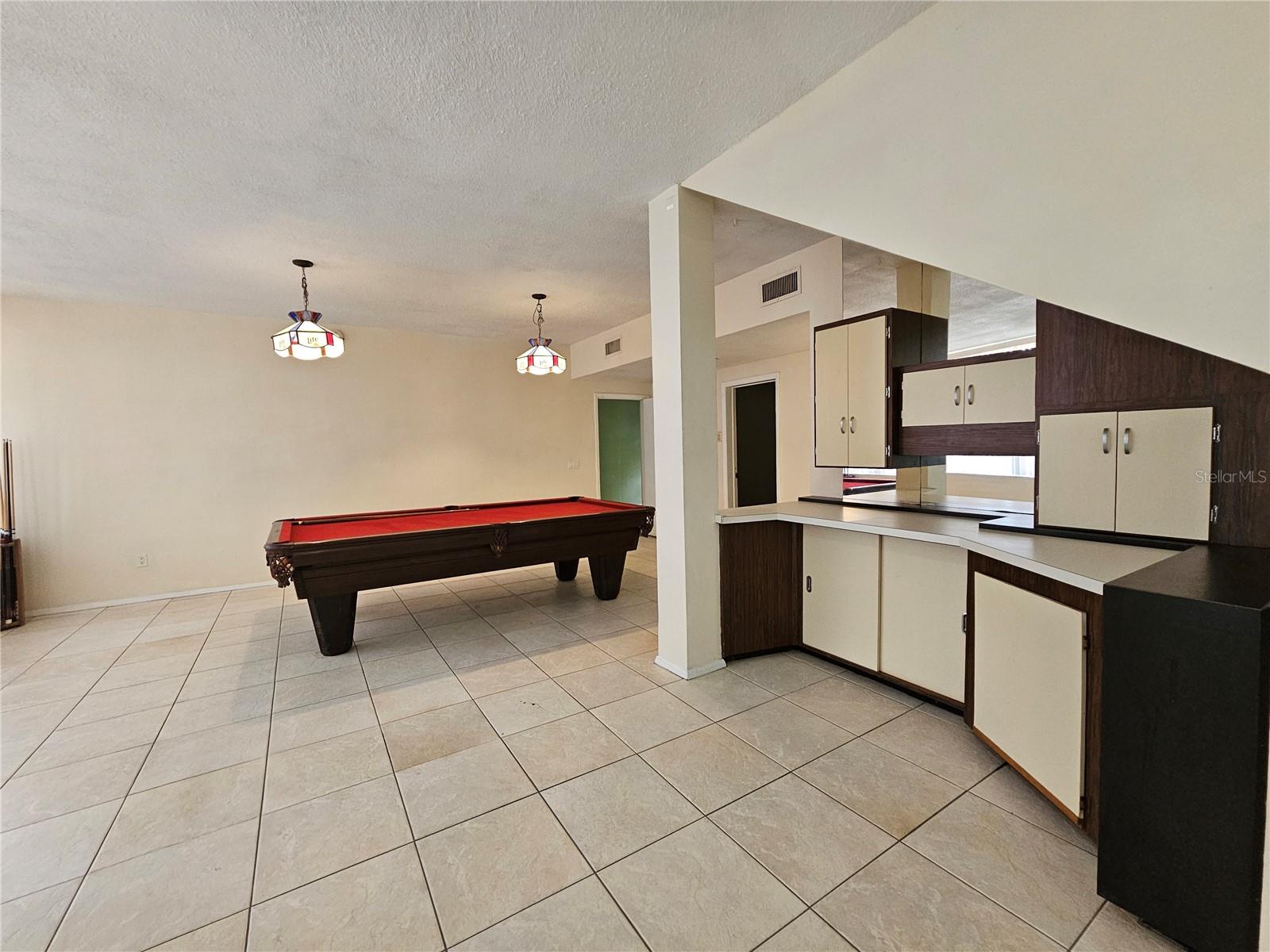 BLACK ARCES - Residential Lease