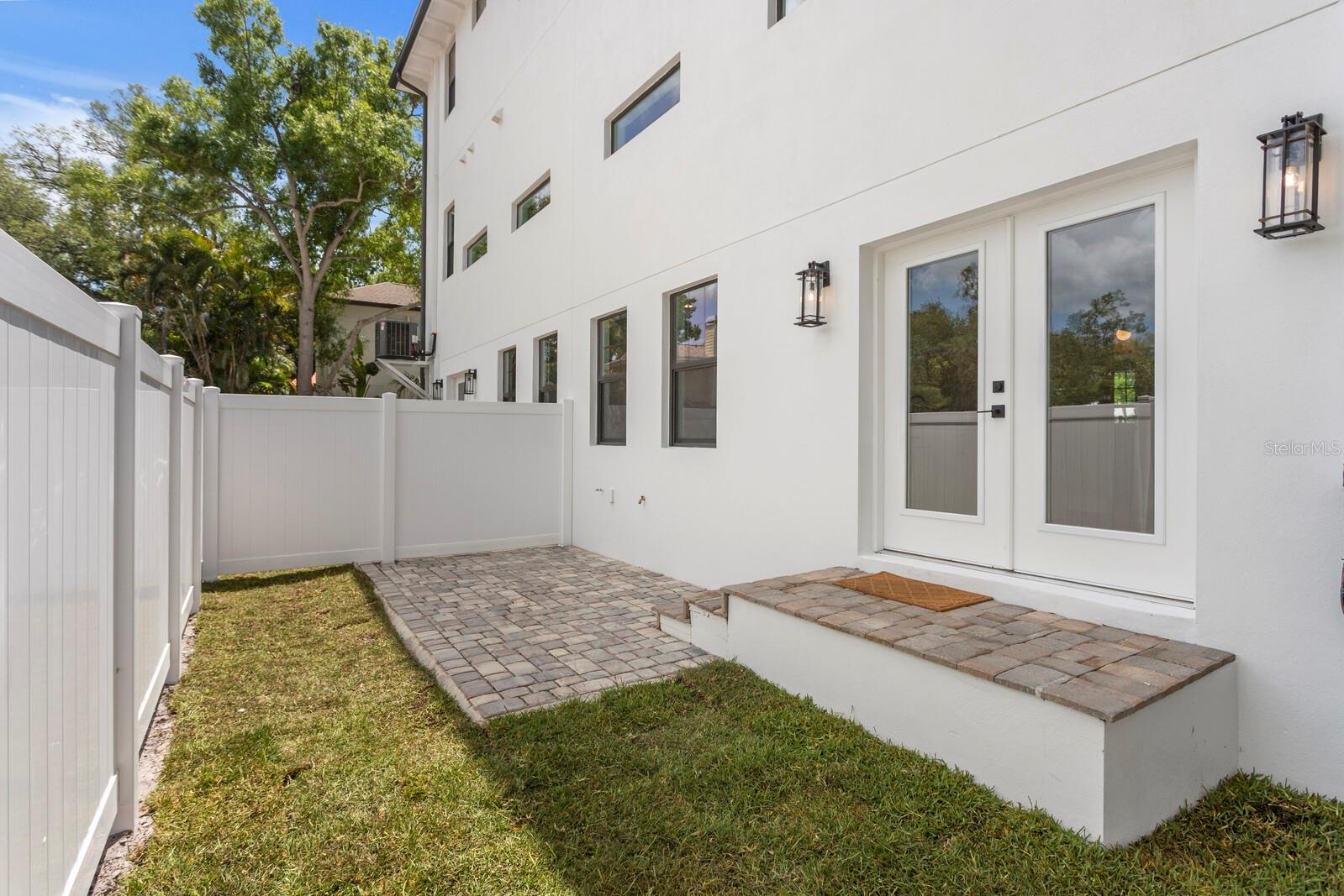 5210 BAYSHORE BOULEVARD 2