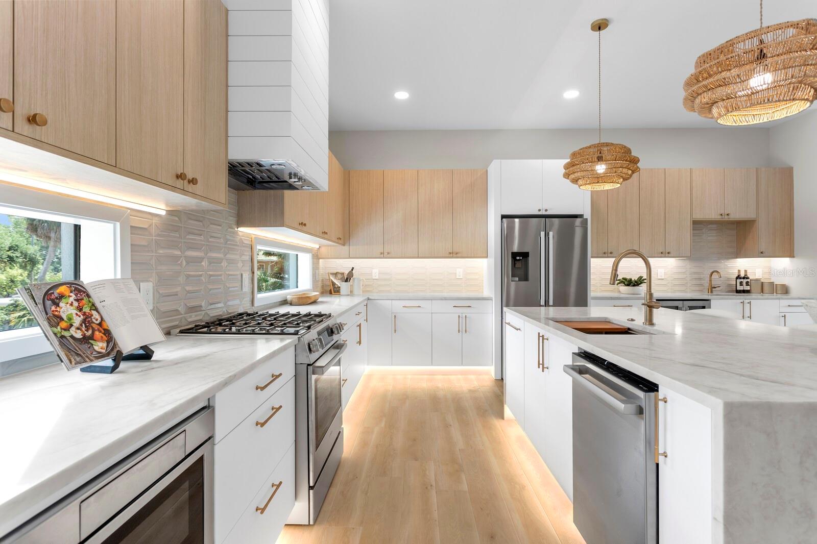 BAYSHORE RESIDENCES AND TOWNHOMES - Residential