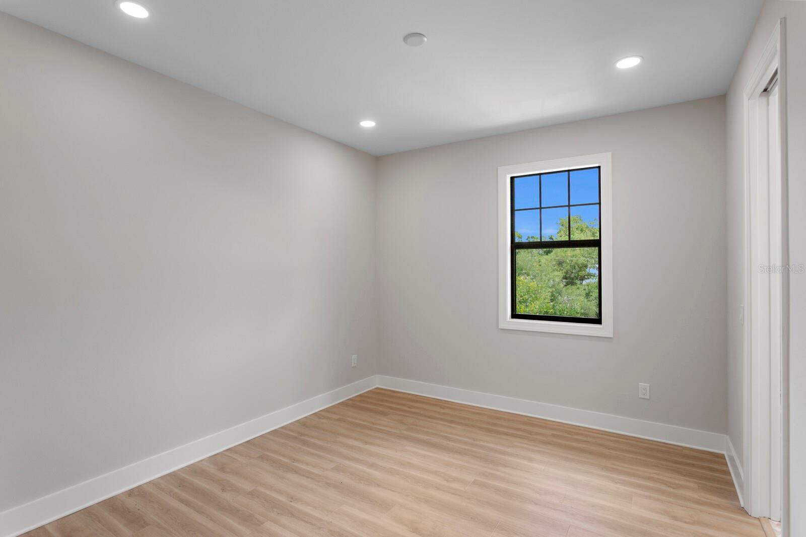 BAYSHORE RESIDENCES AND TOWNHOMES - Residential