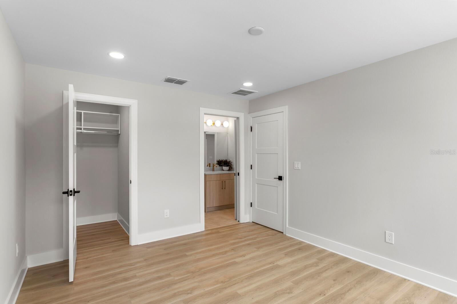 BAYSHORE RESIDENCES AND TOWNHOMES - Residential
