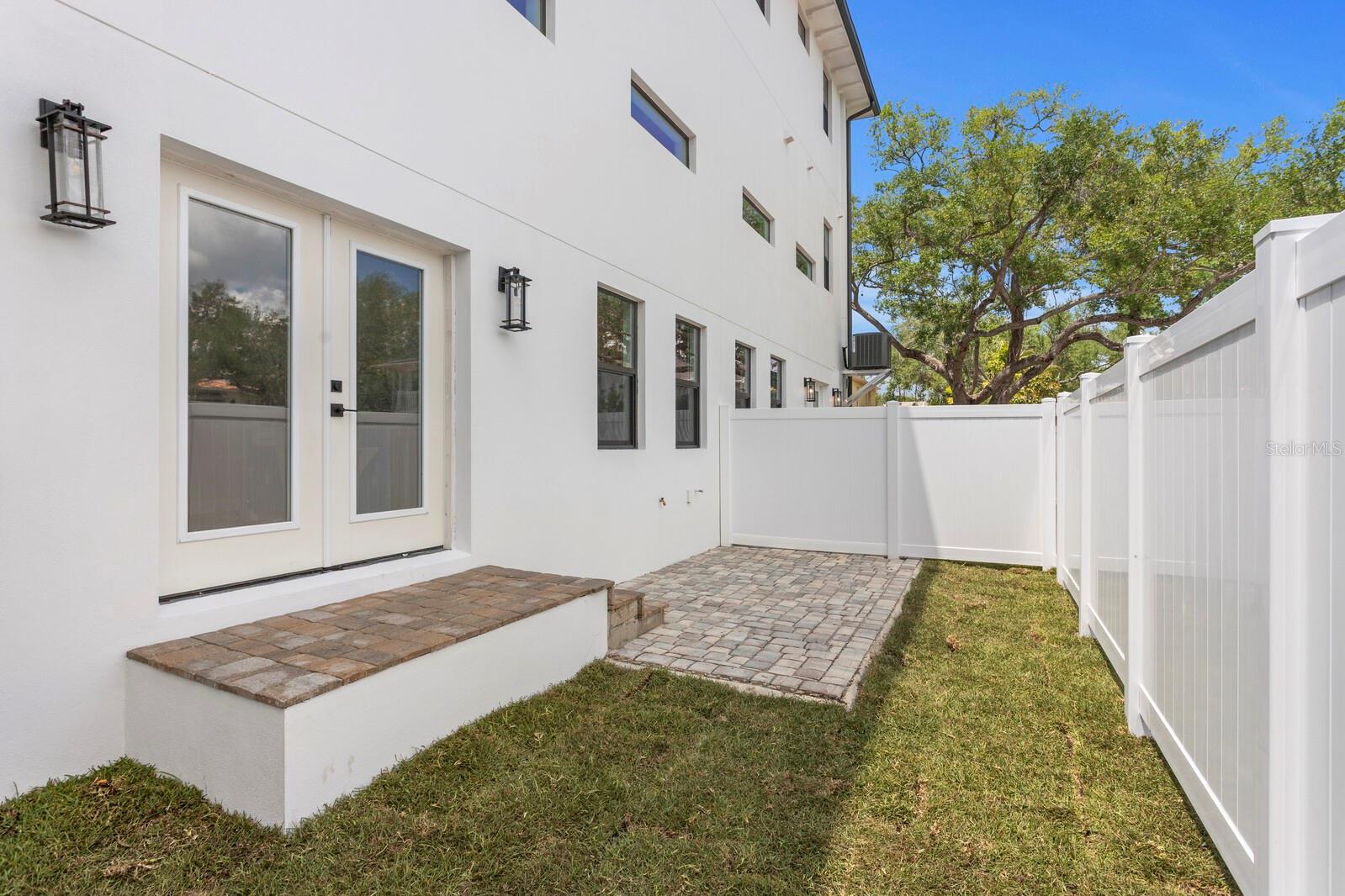 BAYSHORE RESIDENCES AND TOWNHOMES - Residential
