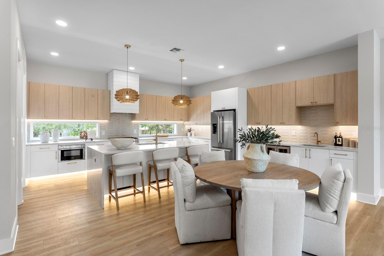BAYSHORE RESIDENCES AND TOWNHOMES - Residential