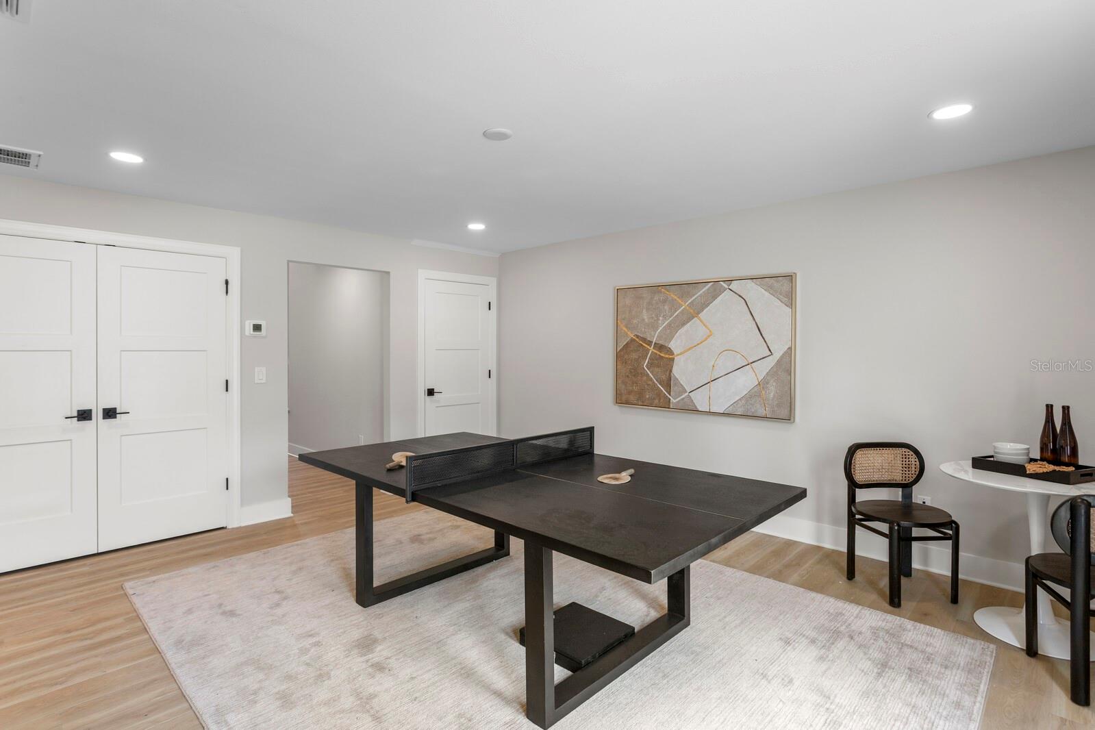 BAYSHORE RESIDENCES AND TOWNHOMES - Residential