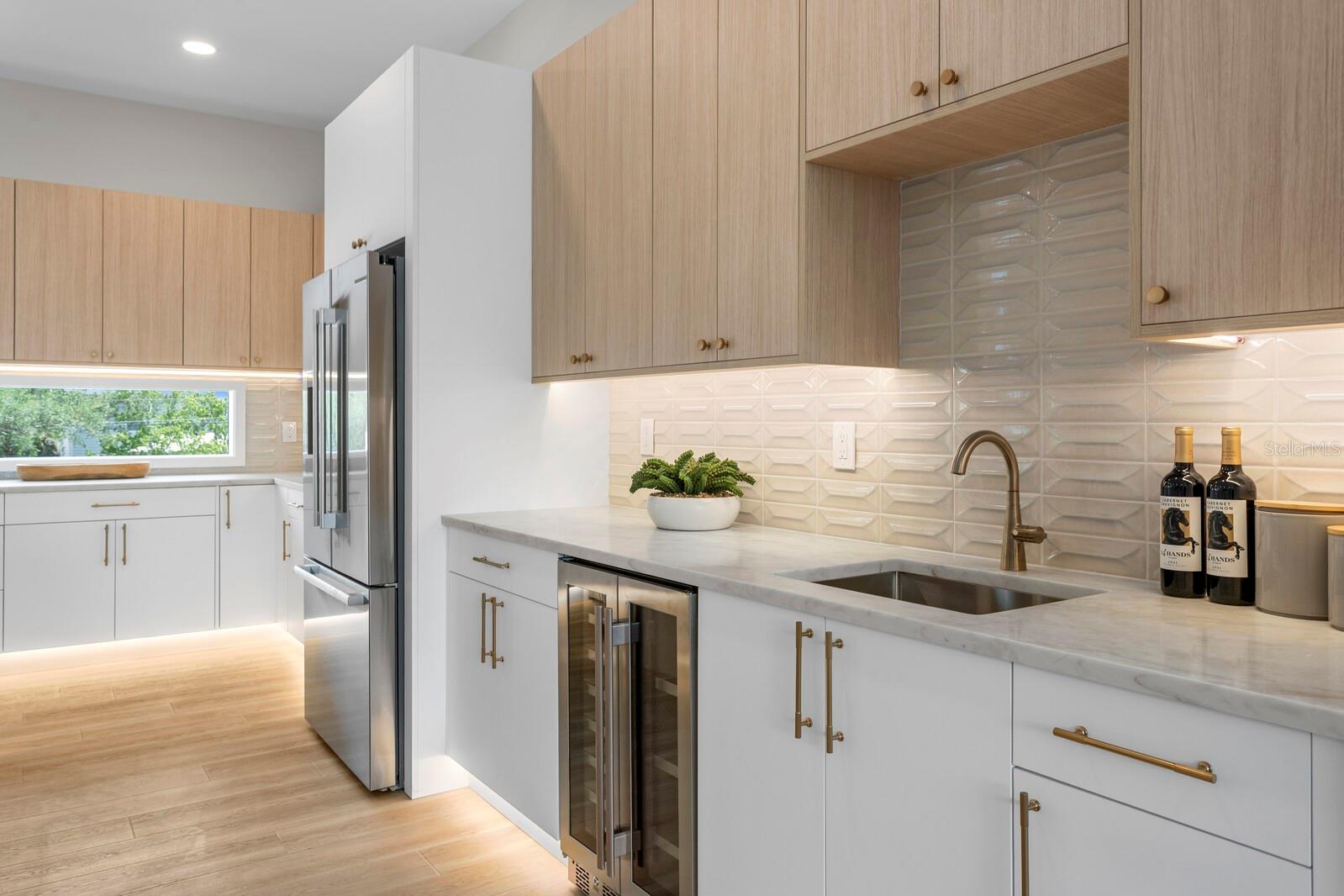 BAYSHORE RESIDENCES AND TOWNHOMES - Residential