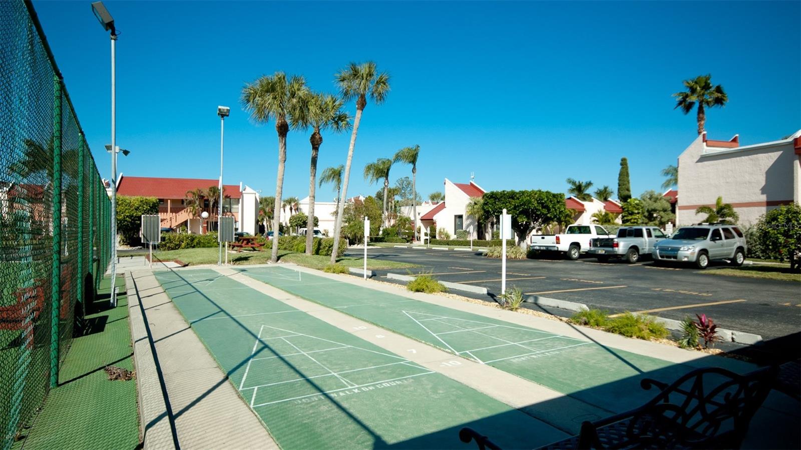 RUNAWAY BAY - Residential