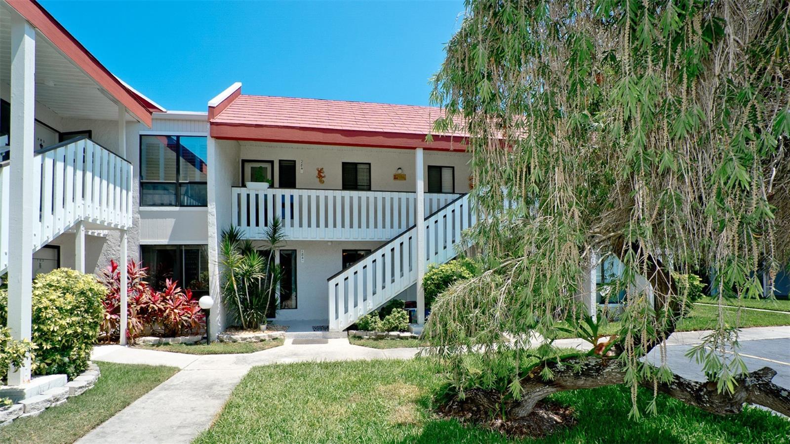 RUNAWAY BAY - Residential
