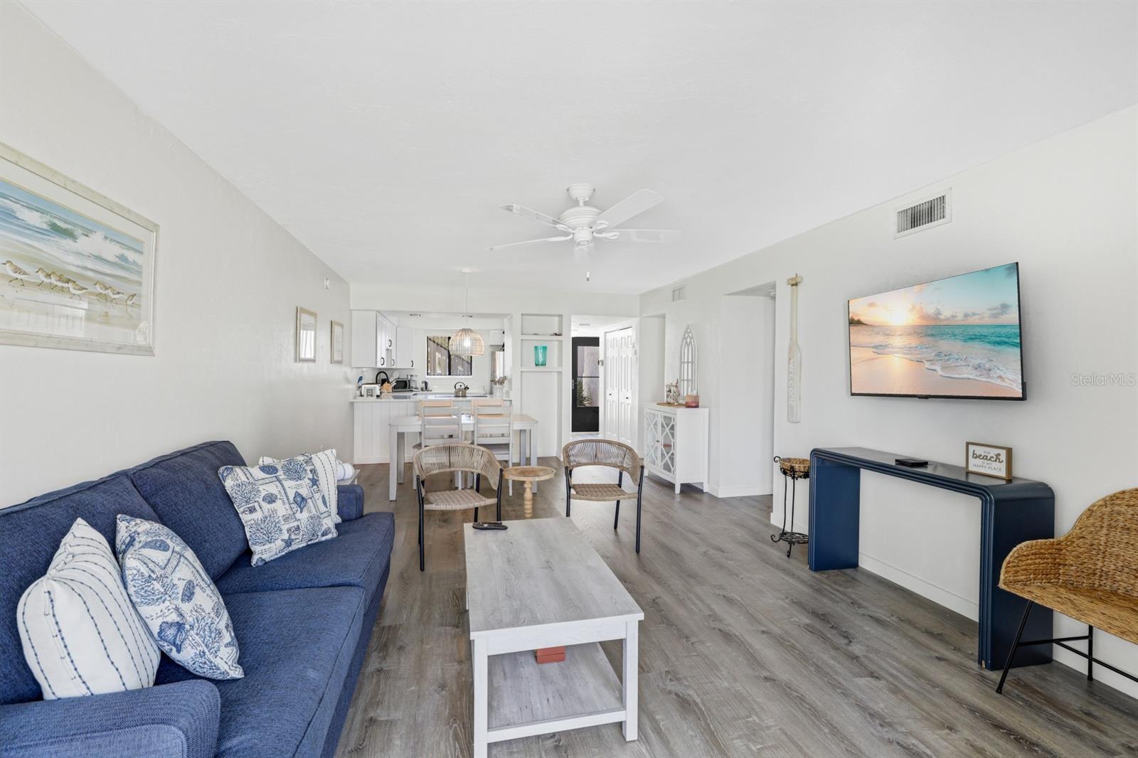 RUNAWAY BAY - Residential