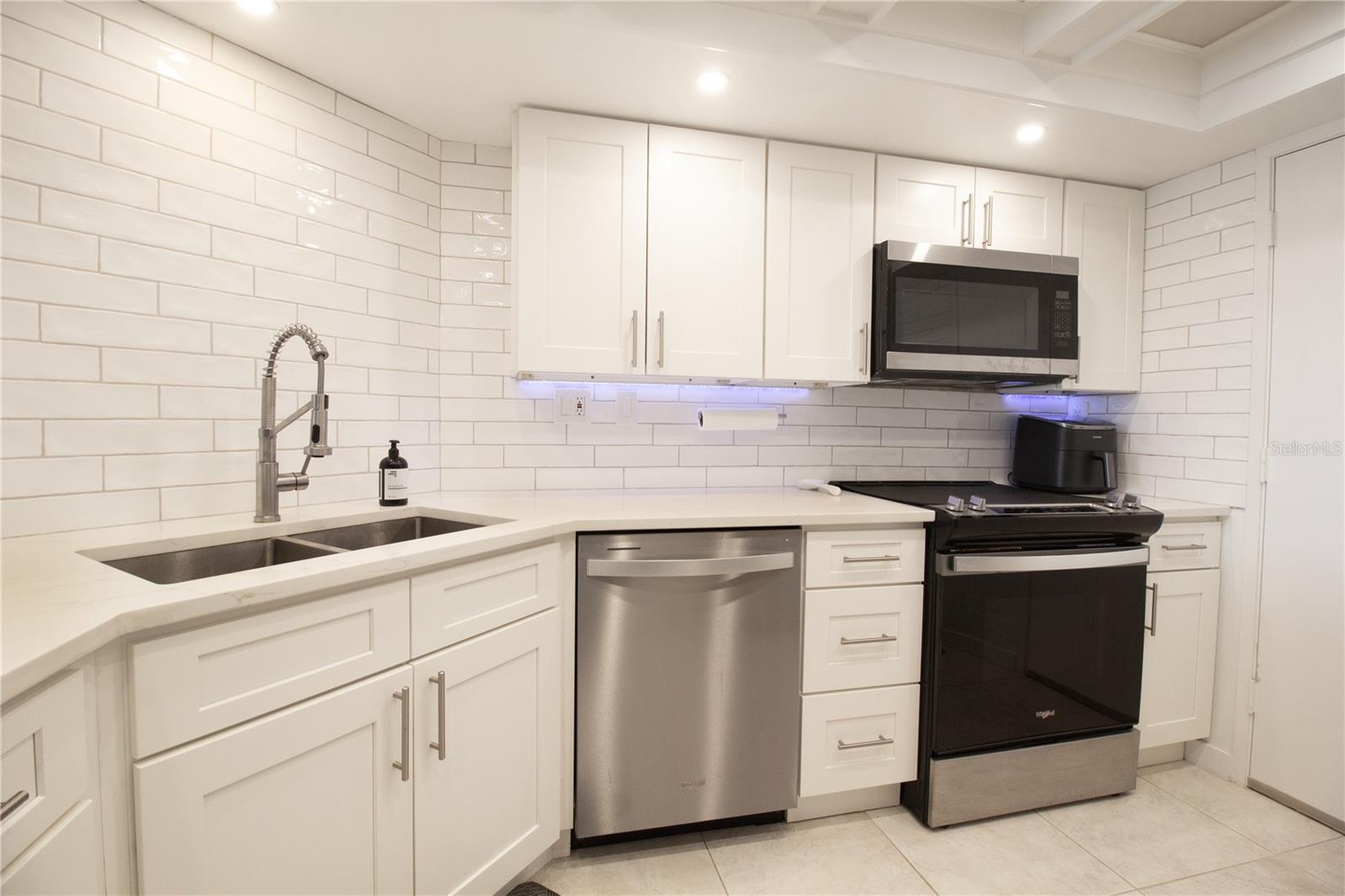 BAY ISLAND GROUP 1 - Residential