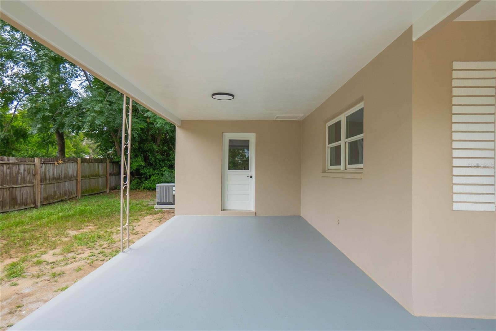 8 S OSCEOLA STREET