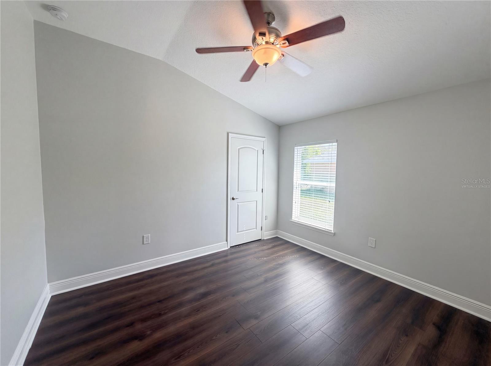 SUMMER CHASE - Residential