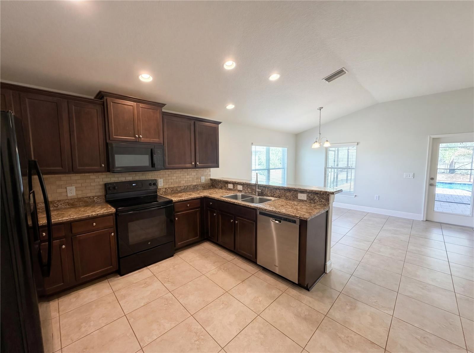 SUMMER CHASE - Residential