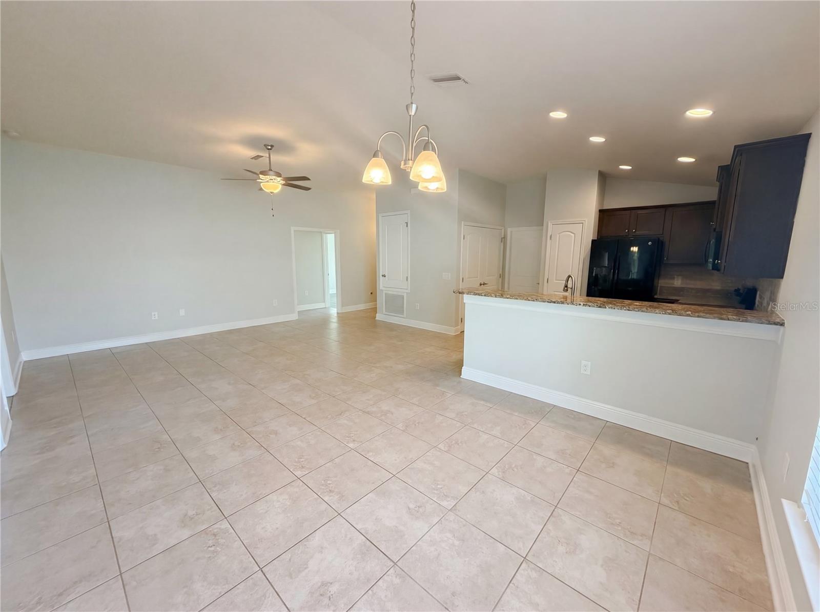 SUMMER CHASE - Residential