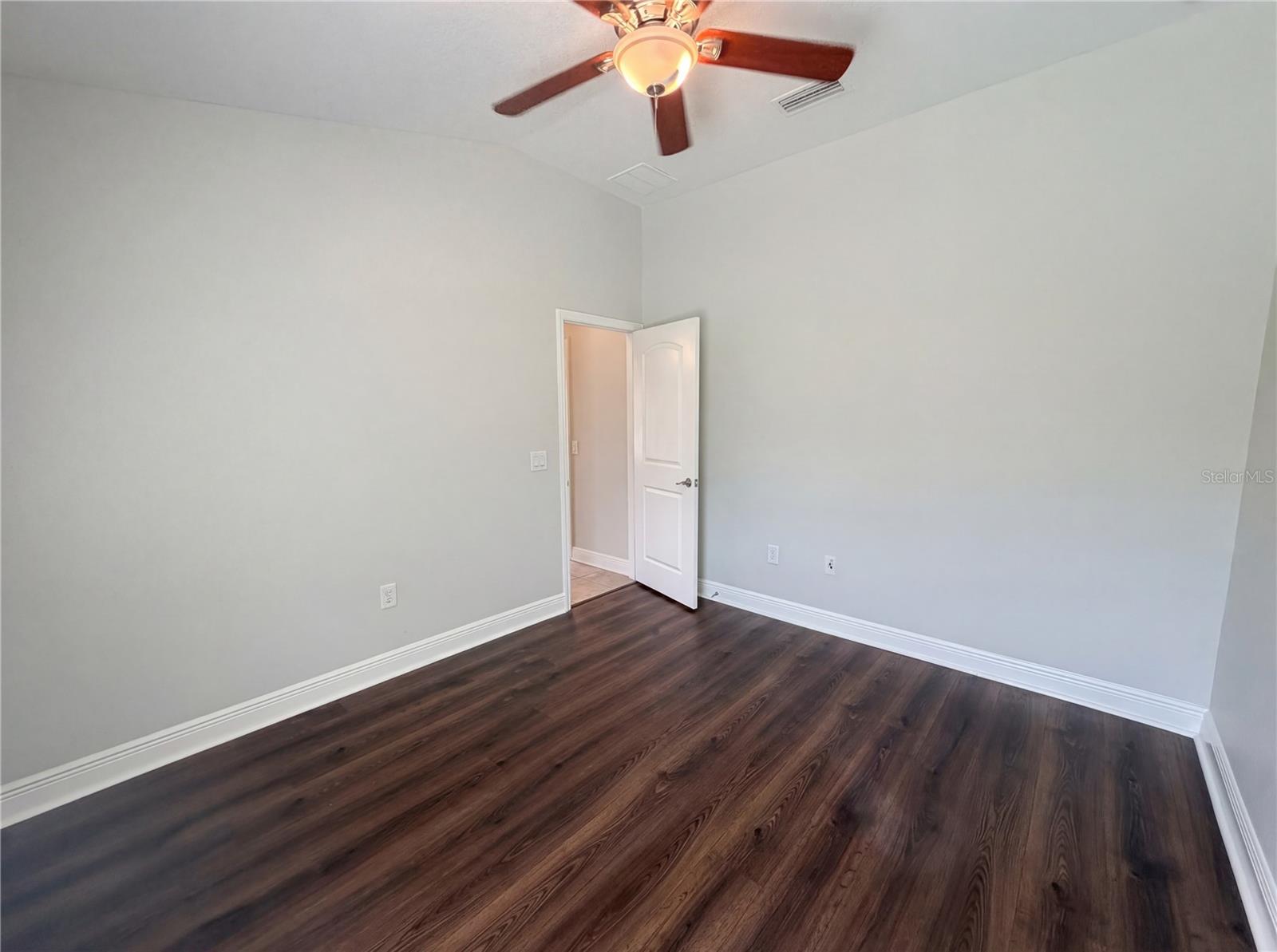 SUMMER CHASE - Residential