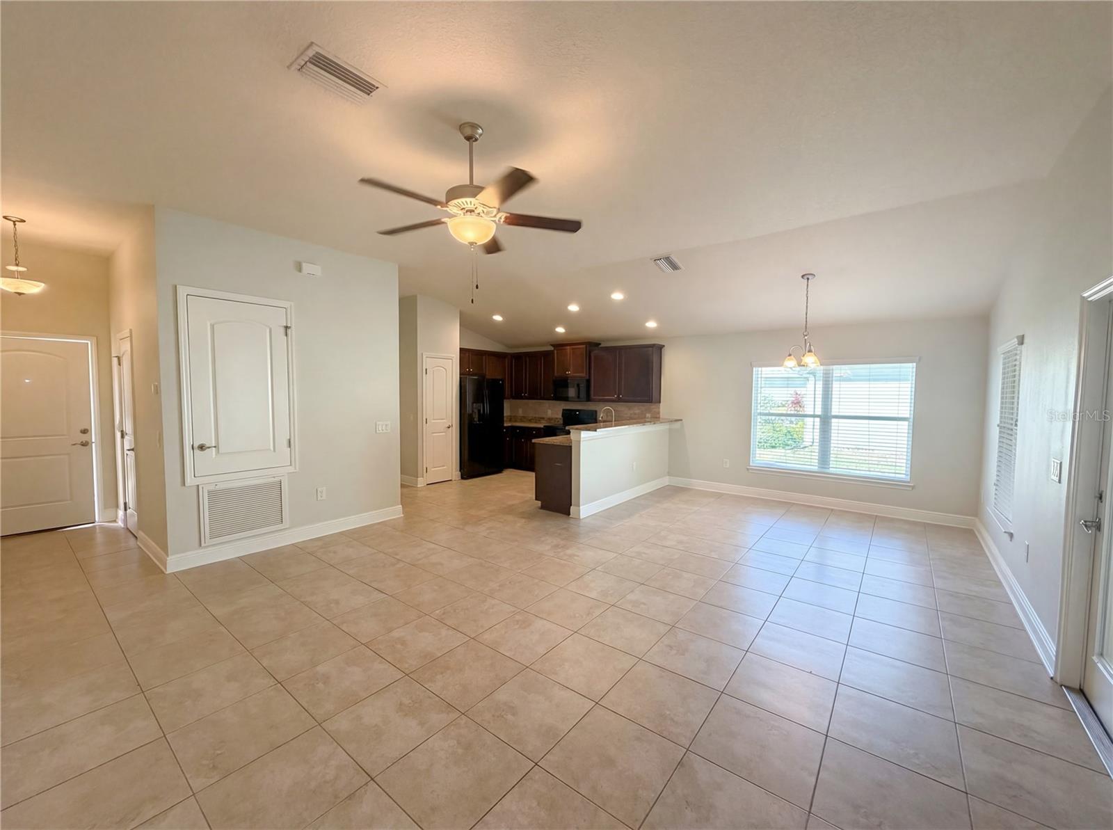 SUMMER CHASE - Residential