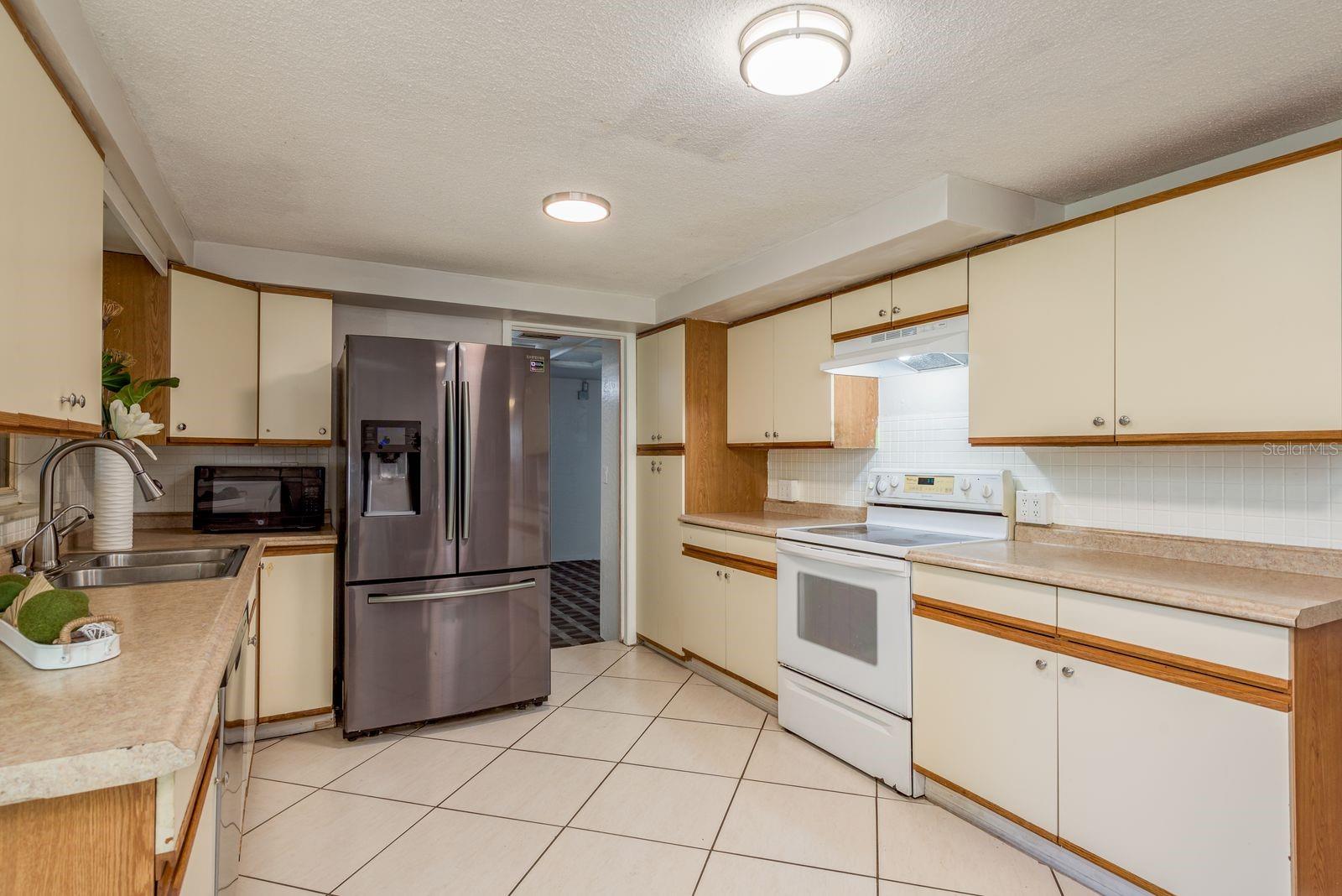 FOREST HILLS - Residential Lease