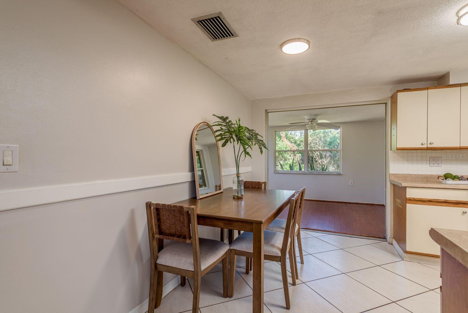 FOREST HILLS - Residential Lease