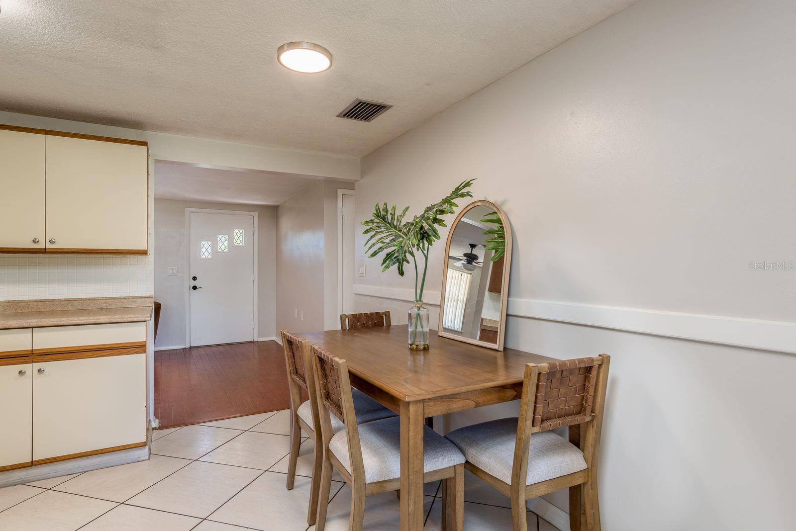 FOREST HILLS - Residential Lease