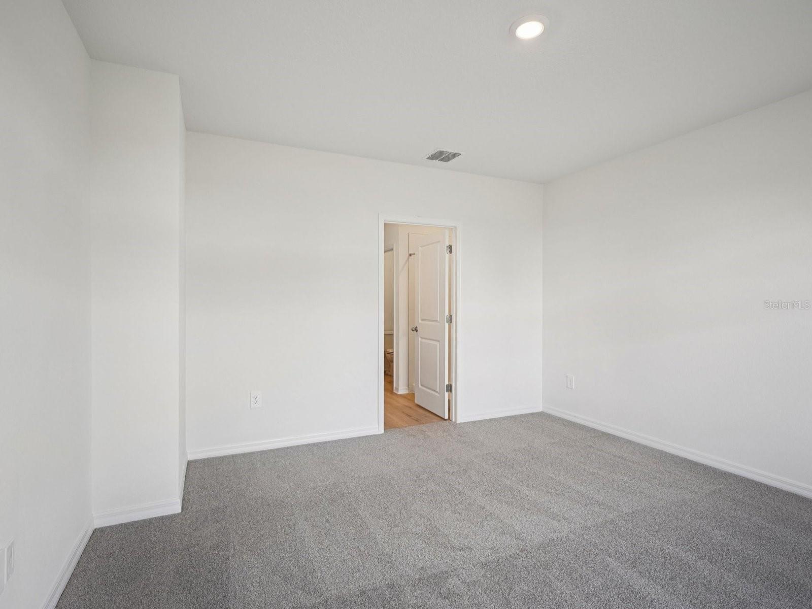 LEYLAND PRESERVE - Residential