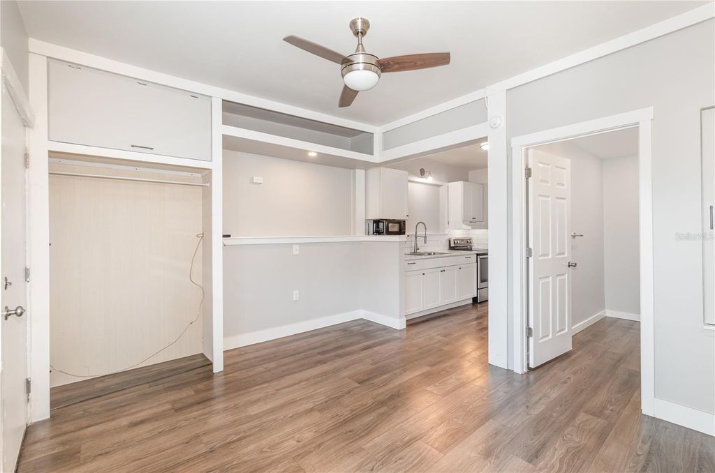 Photo of 1401 E Alfred Street #6, Tavares, FL 32778 (MLS # O6305080)