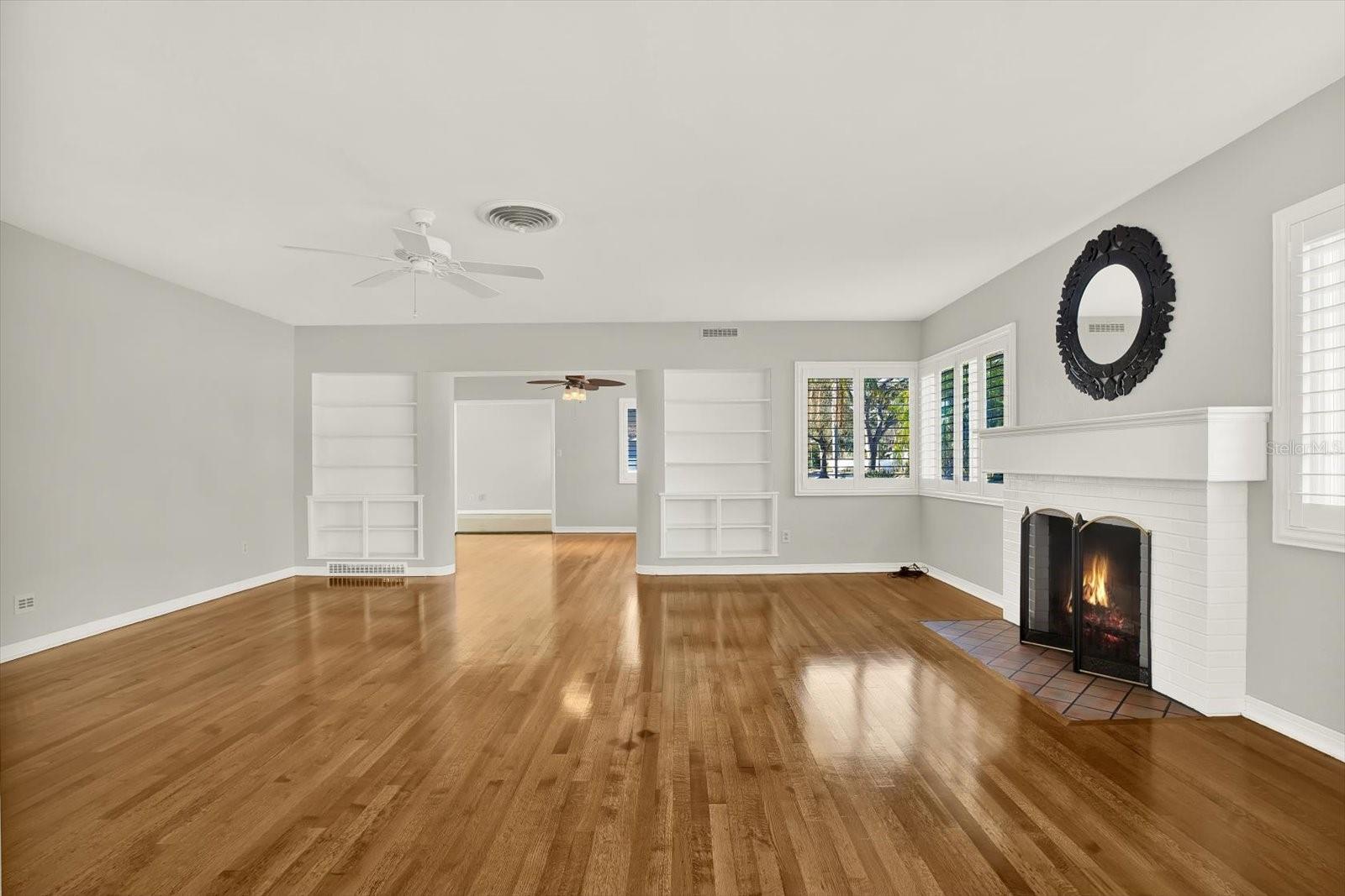 OAKWOOD MANOR - Residential