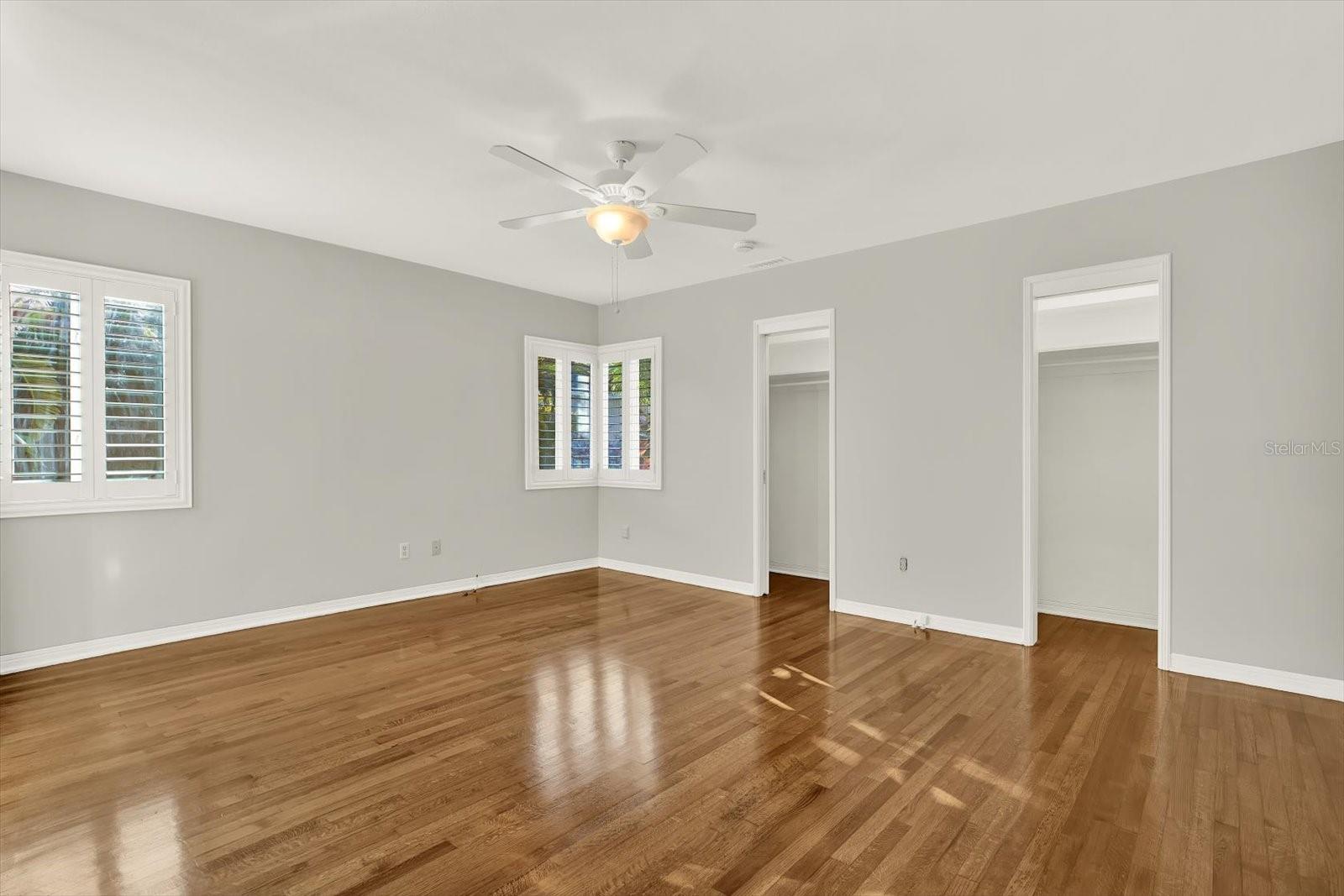 OAKWOOD MANOR - Residential