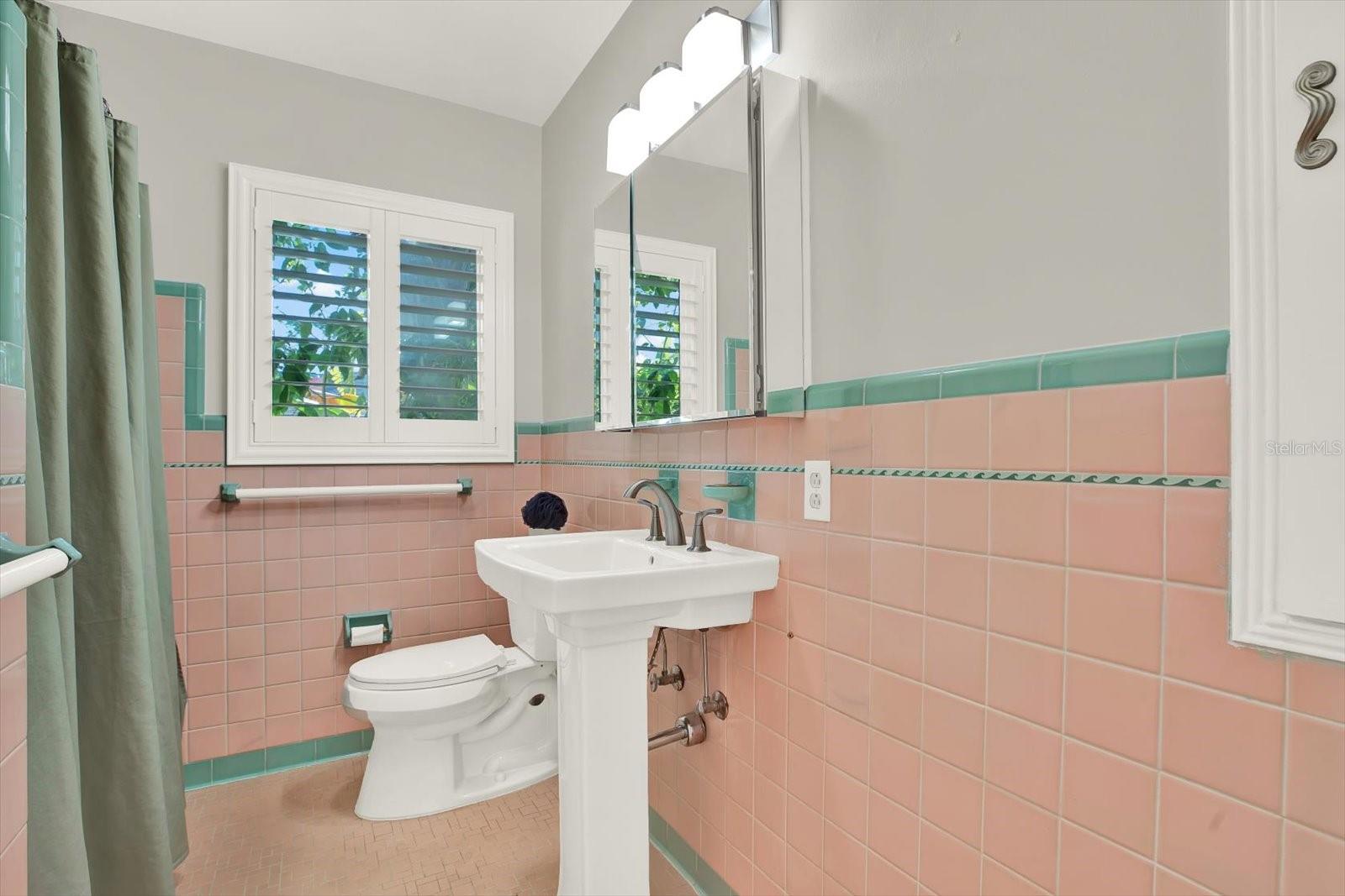 OAKWOOD MANOR - Residential