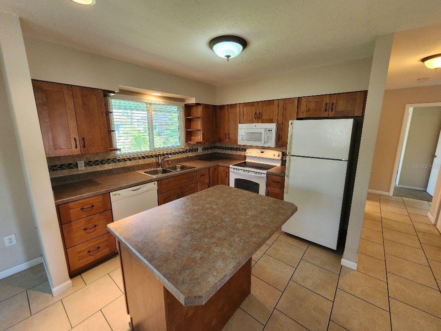 SILVER SANDS SEC A - Residential Lease