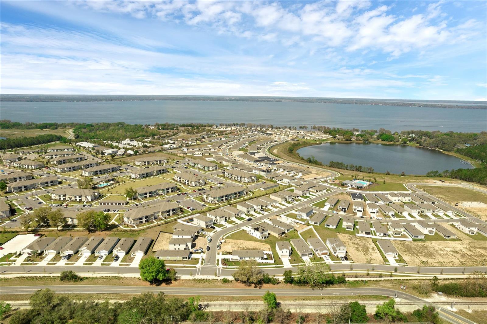 AVALON PARK TAVARES - Residential