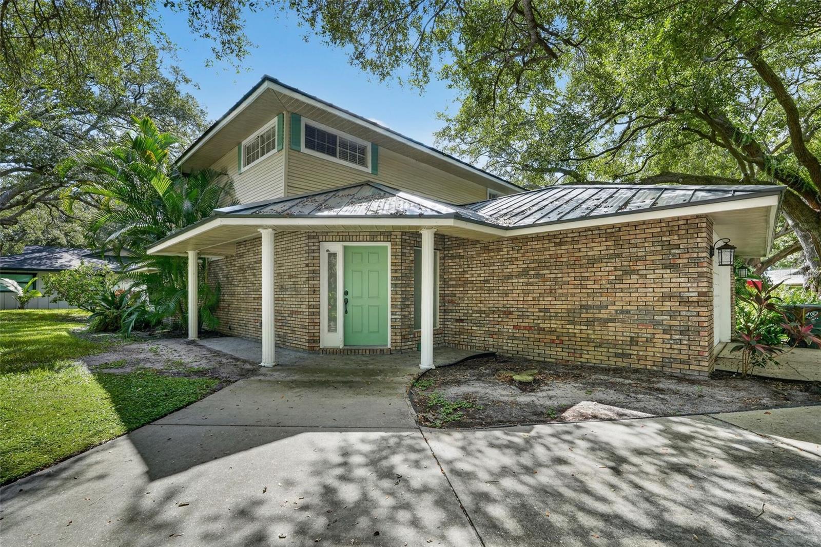 6812 ARBOR OAKS DRIVE