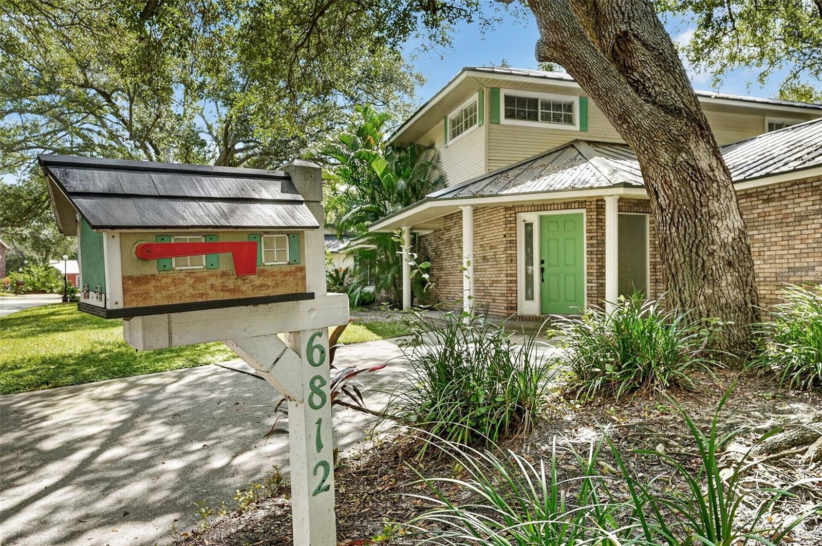 6812 ARBOR OAKS DRIVE