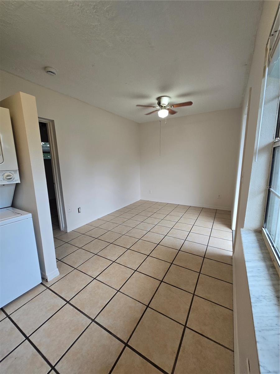 EL RANCHO PARK ADD BLK B - Residential Lease