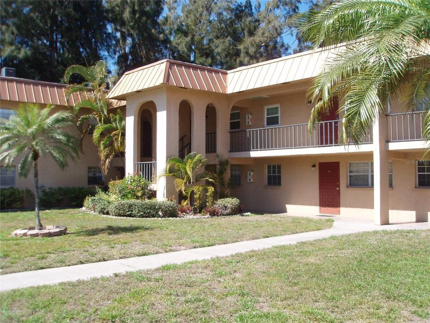 2 bedroom 2 bath 2nd floor furnished unit. Water, sewer, trash and basic cable included in rent. Surrounded by restaurants and shopping. 7 miles to Belleair public beach. 3 miles to Pinellas Trail for biking, walking and jogging. 5 miles to Clearwater/ St Pete Airport. 18 mules to Tampa International Airport.  No pets.