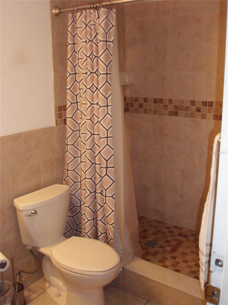 ROYAL PINES CONDO - Residential Lease