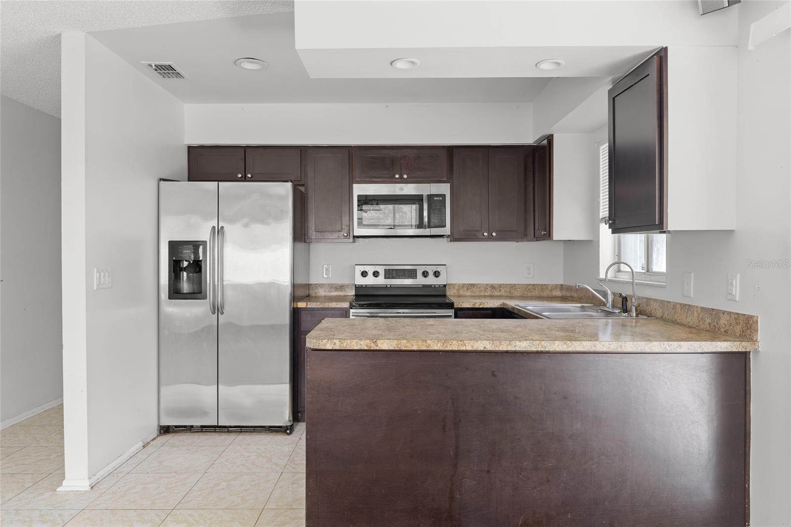 VILLAS AT SIGNAL HILL - Residential